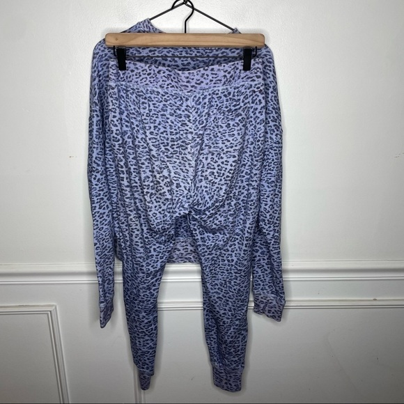 n:philanthropy Sela Animal Print Sweatshirt & Mila Lace-Up Joggers Set - Picture 15 of 15